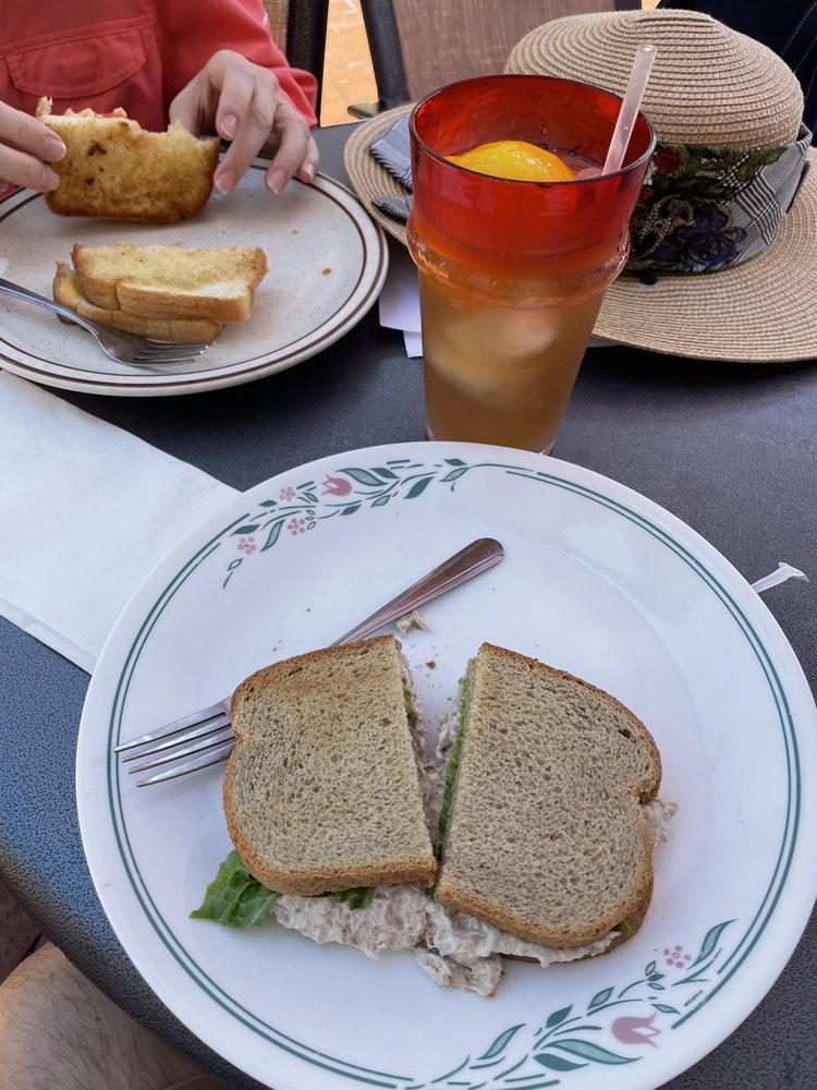 Cobblestone Cafe
