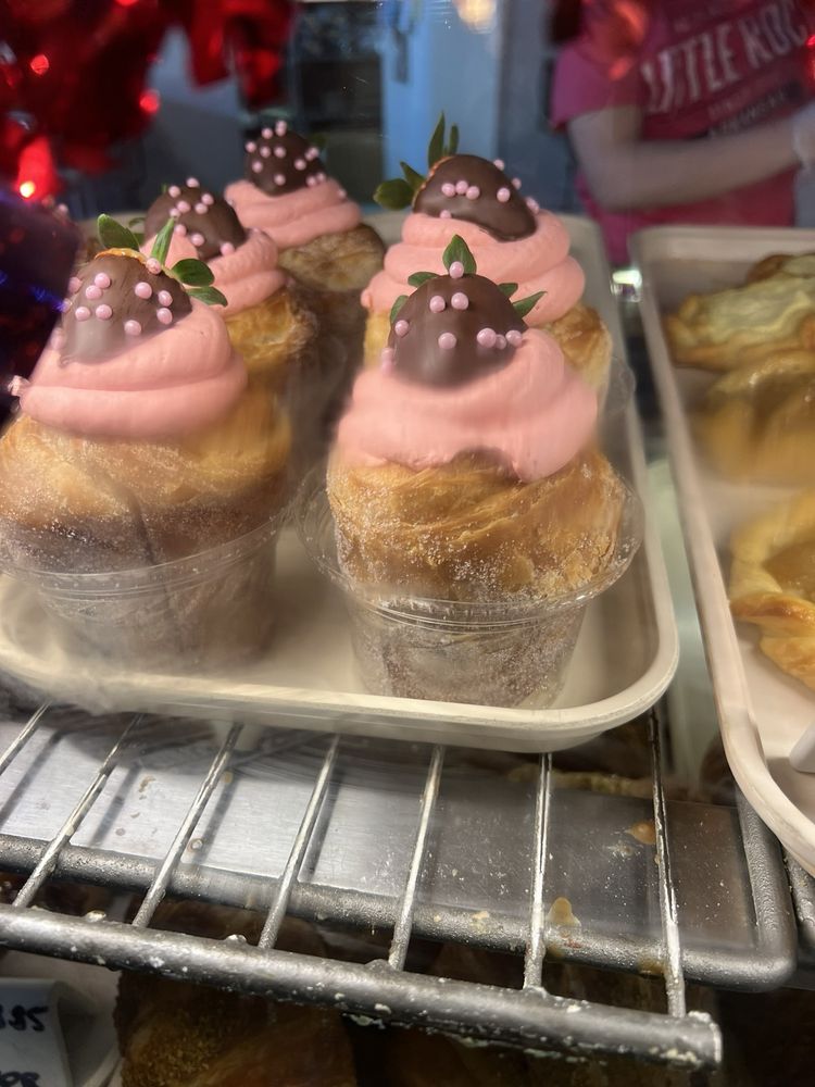 La Baguette Bakery and Catering