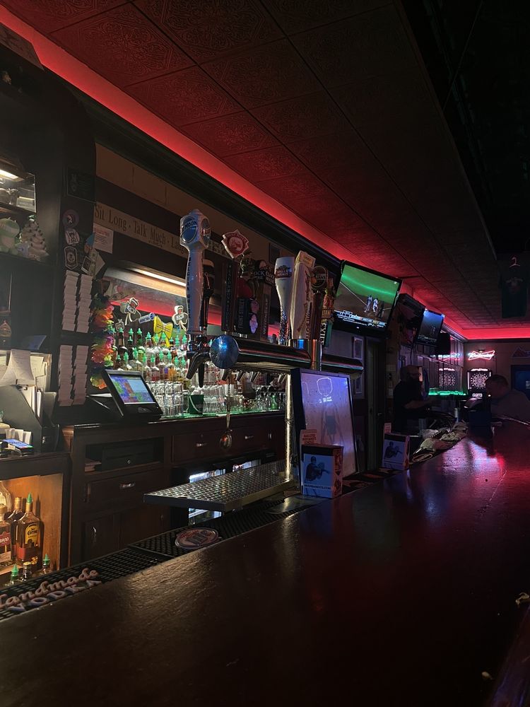 Mac's Tavern