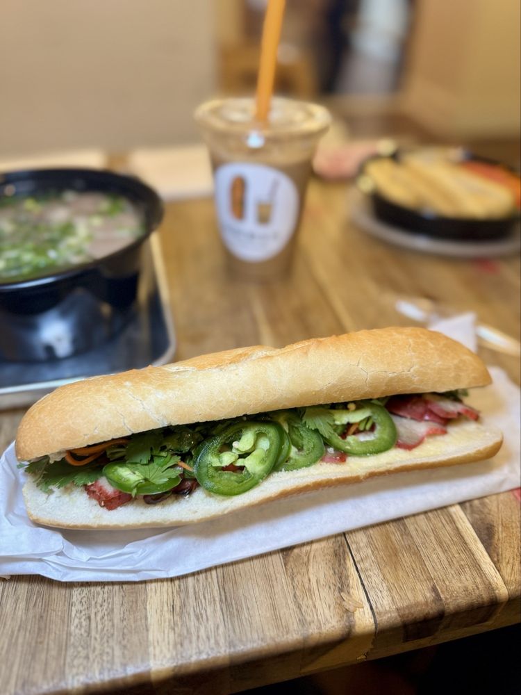 Banh Mi & Ti