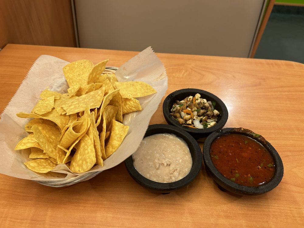Tres Amigos